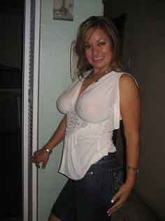 a single milf looking for men in Fort Payne, Alabama