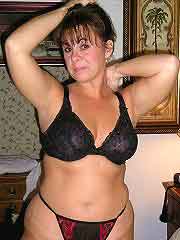 romantic female looking for guy in Cudahy, Wisconsin
