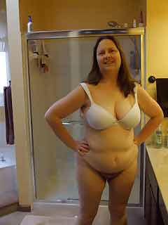 romantic lady looking for men in Gibson, Iowa
