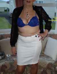 romantic girl looking for men in Bloomfield, Indiana